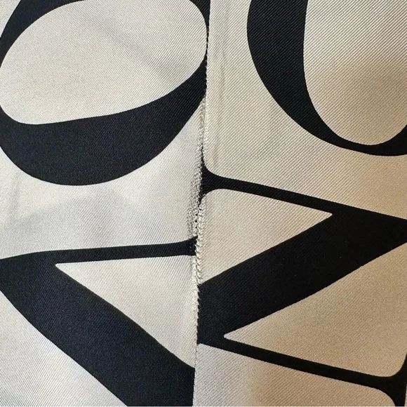 Vintage Valentino! Logomania black and white Blouse with detached tie/scarf - Picture 7 of 12